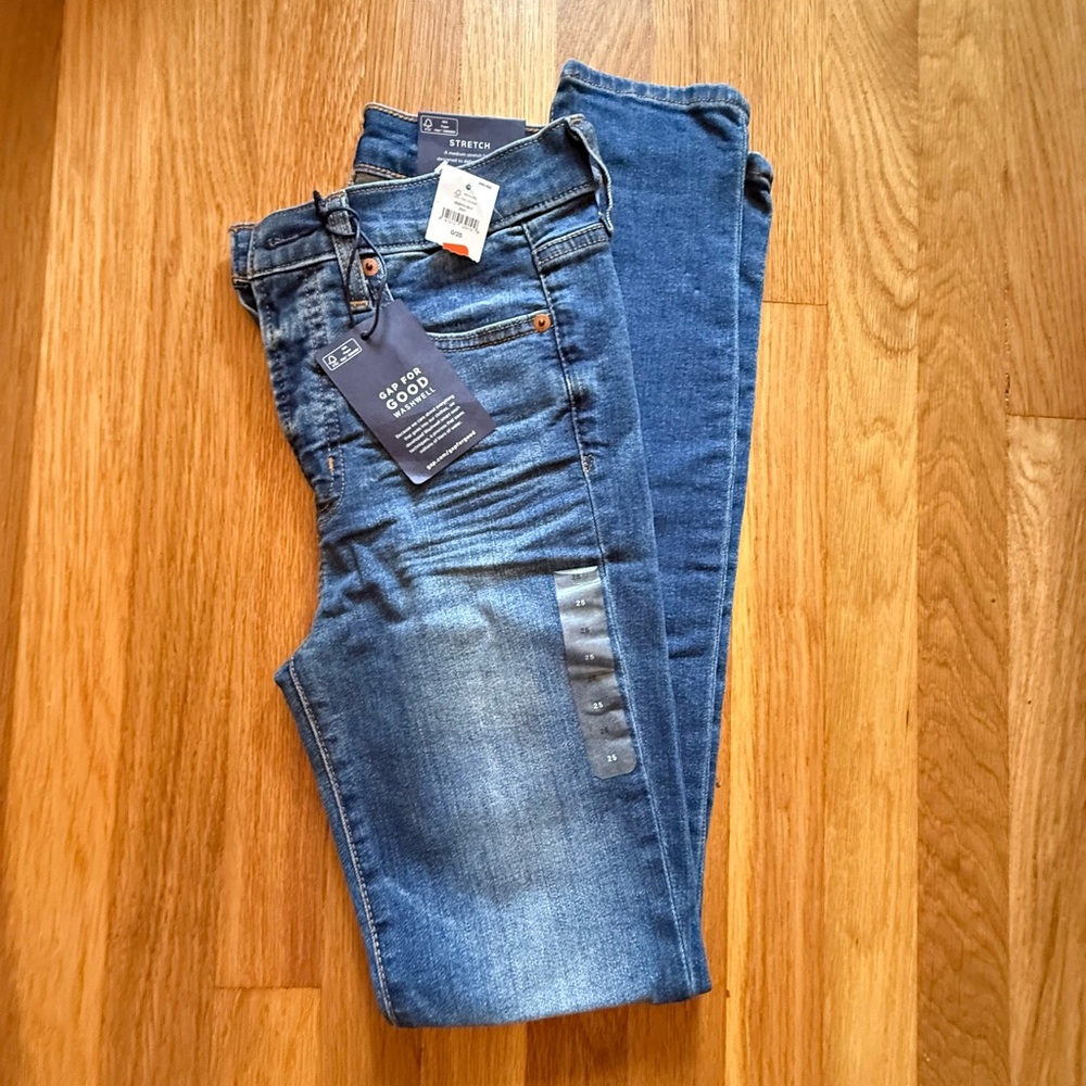 GAP Women's Skinny Jeans in Classic Blue